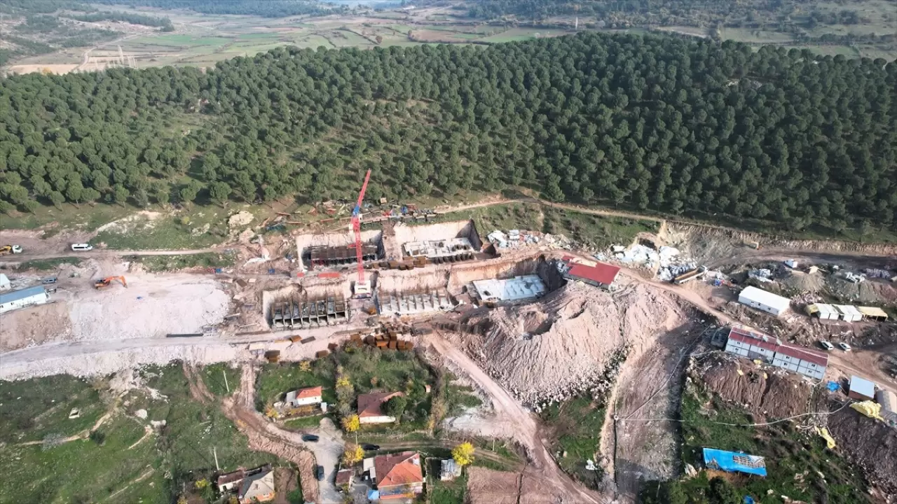 Sındırgı’da konut seferberliği: İnşaatlar tüm hızıyla sürüyor 6