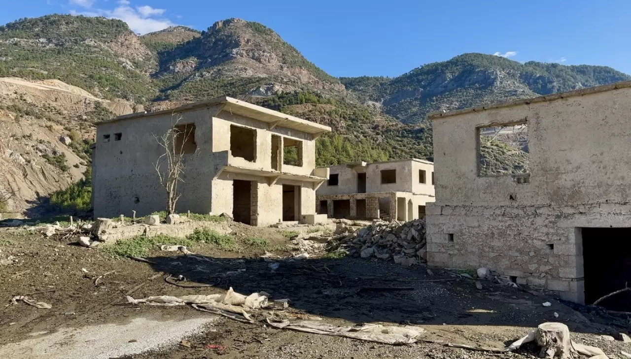 11 yıl önceki 'hayalet köy' geri döndü 8