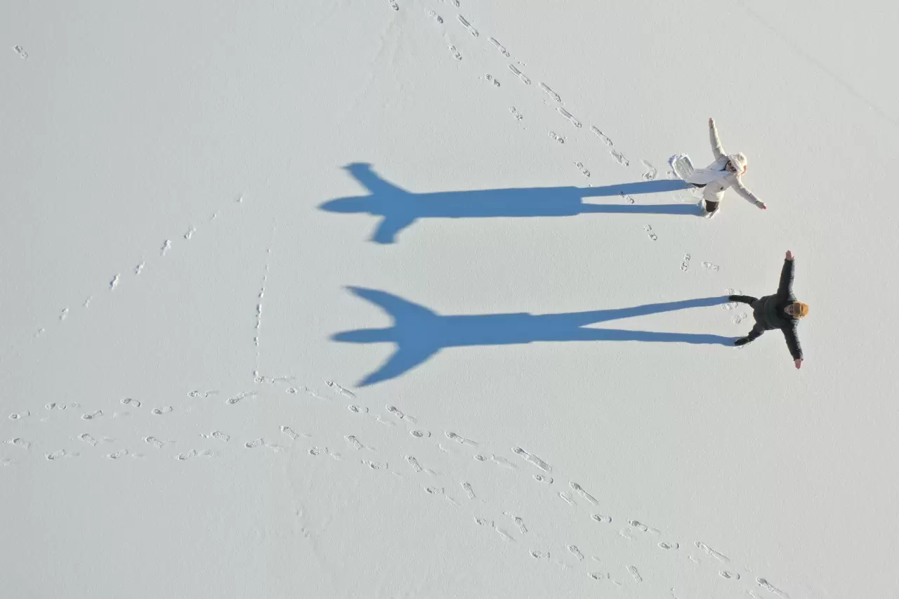 Çıldır Gölü'nün bir kısmı dondu! Buzda atlı kızaklarla safari keyfi 5