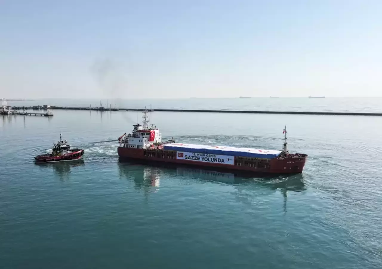 Kızılay'ın 19. Gazze ''İyilik Gemisi'' dualarla yola çıktı 4
