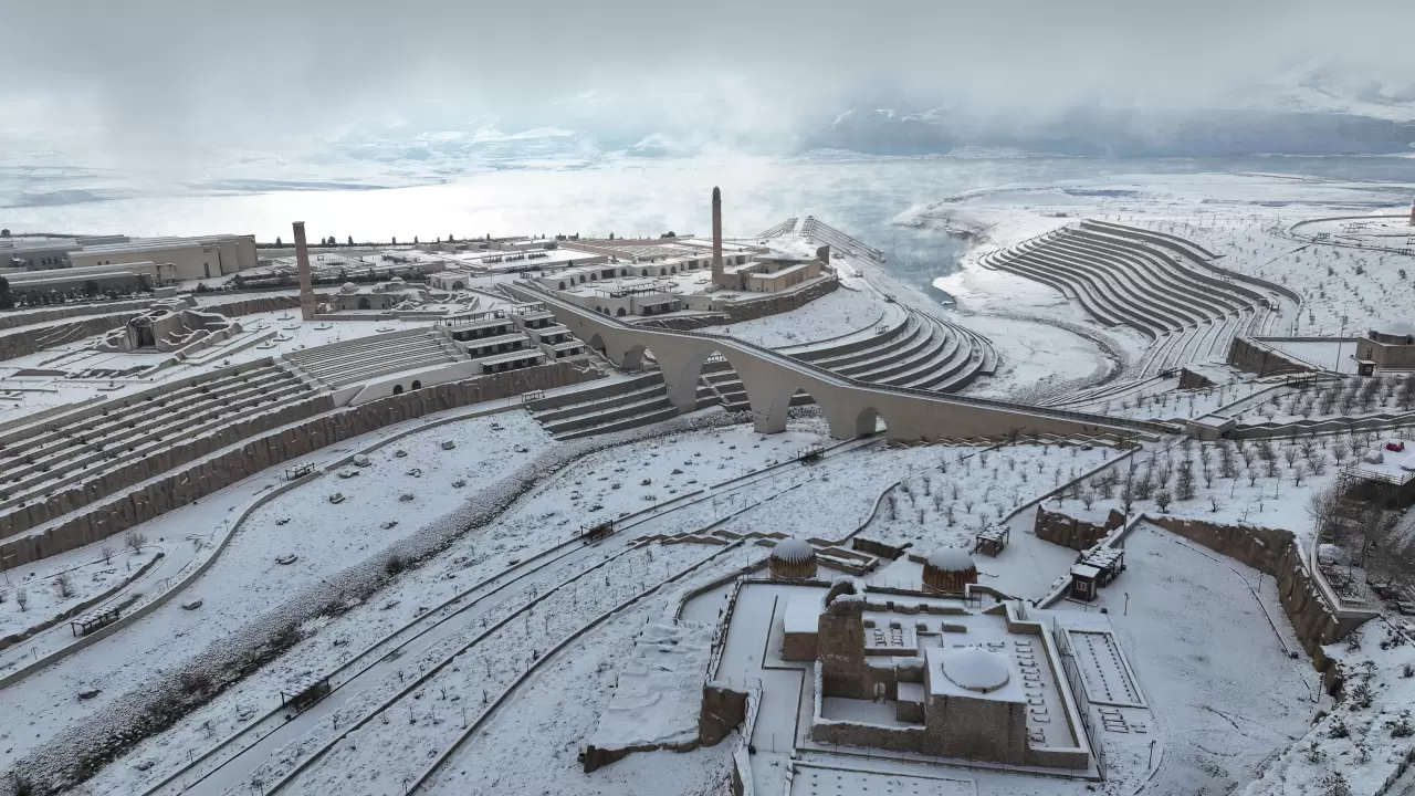 Hasankeyf beyaza büründü: 12 bin yıllık tarih kar altında büyüledi 1