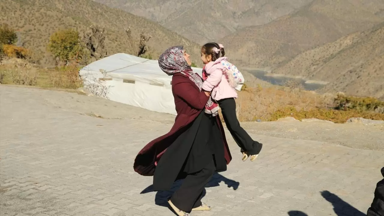 Zorluklara meydan okuyan Çukurköy öğretmenleri: Dağların ardından gelecek aydınlatıyor! 6