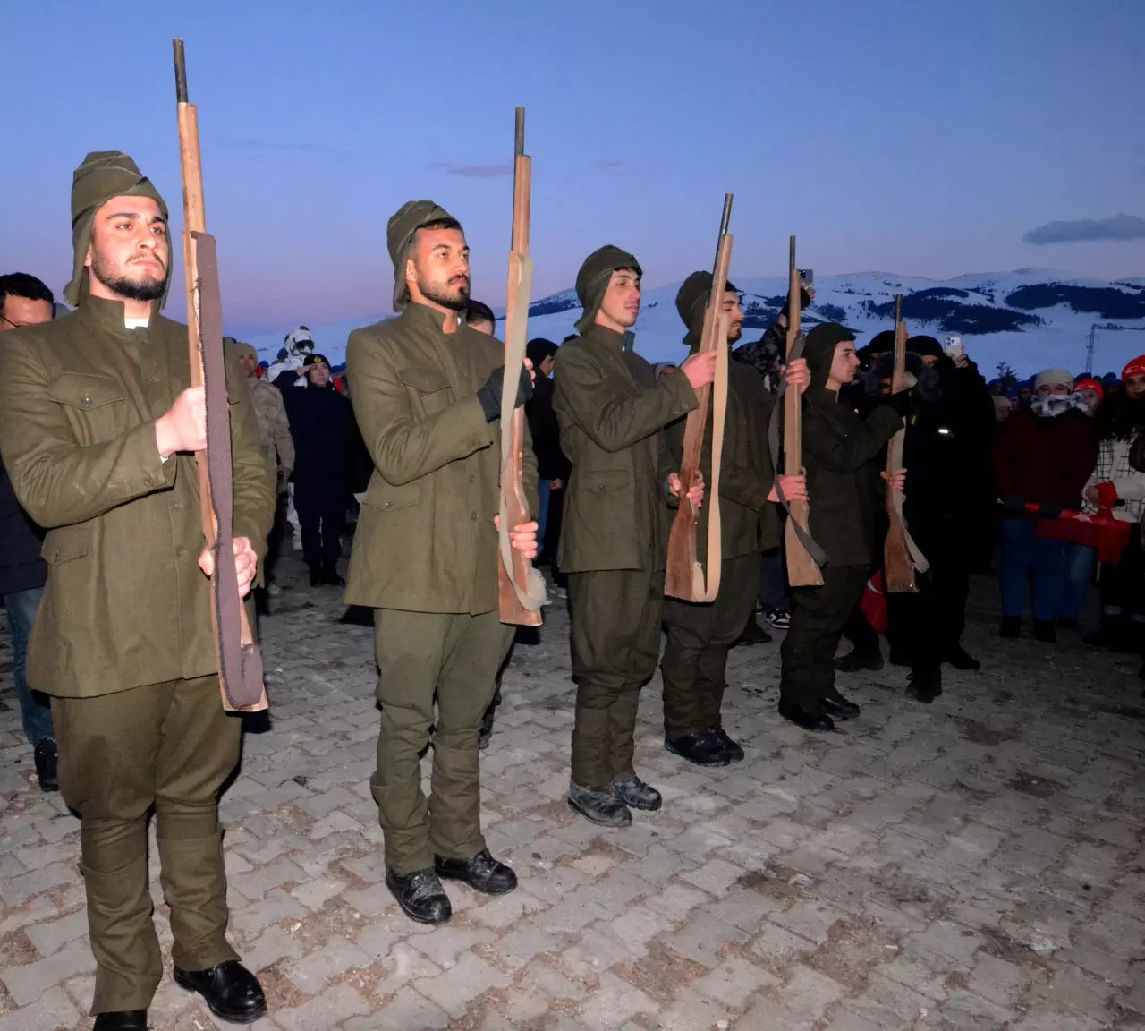 Kars'ta "Sarıkamış şehitleri" için temsili nöbet tutuldu 4