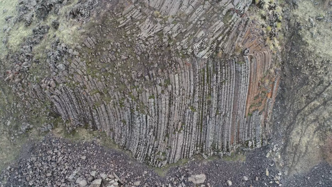 Muş'ta beşgen bazalt kayalıklar ilgi çekiyor 9