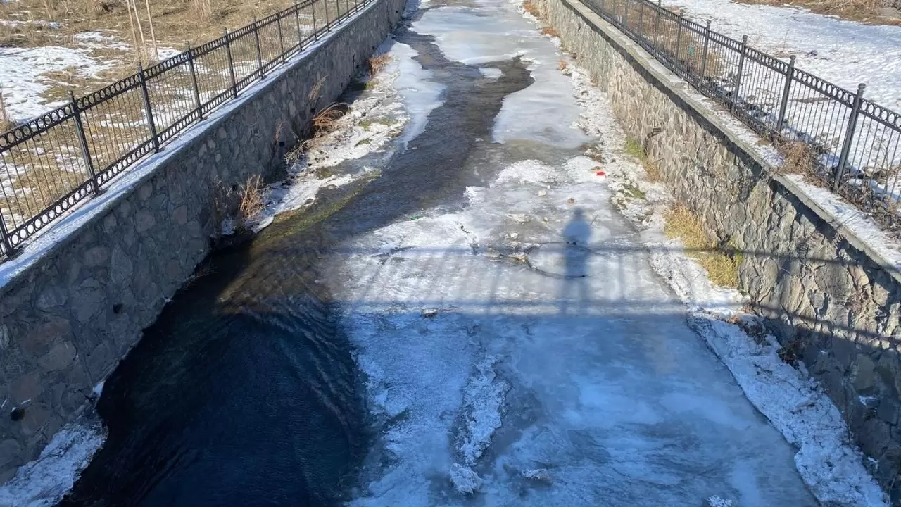 Ardahan’da kış kabusu: Göle’de rekor soğuk, nehirler buzla kaplandı 5