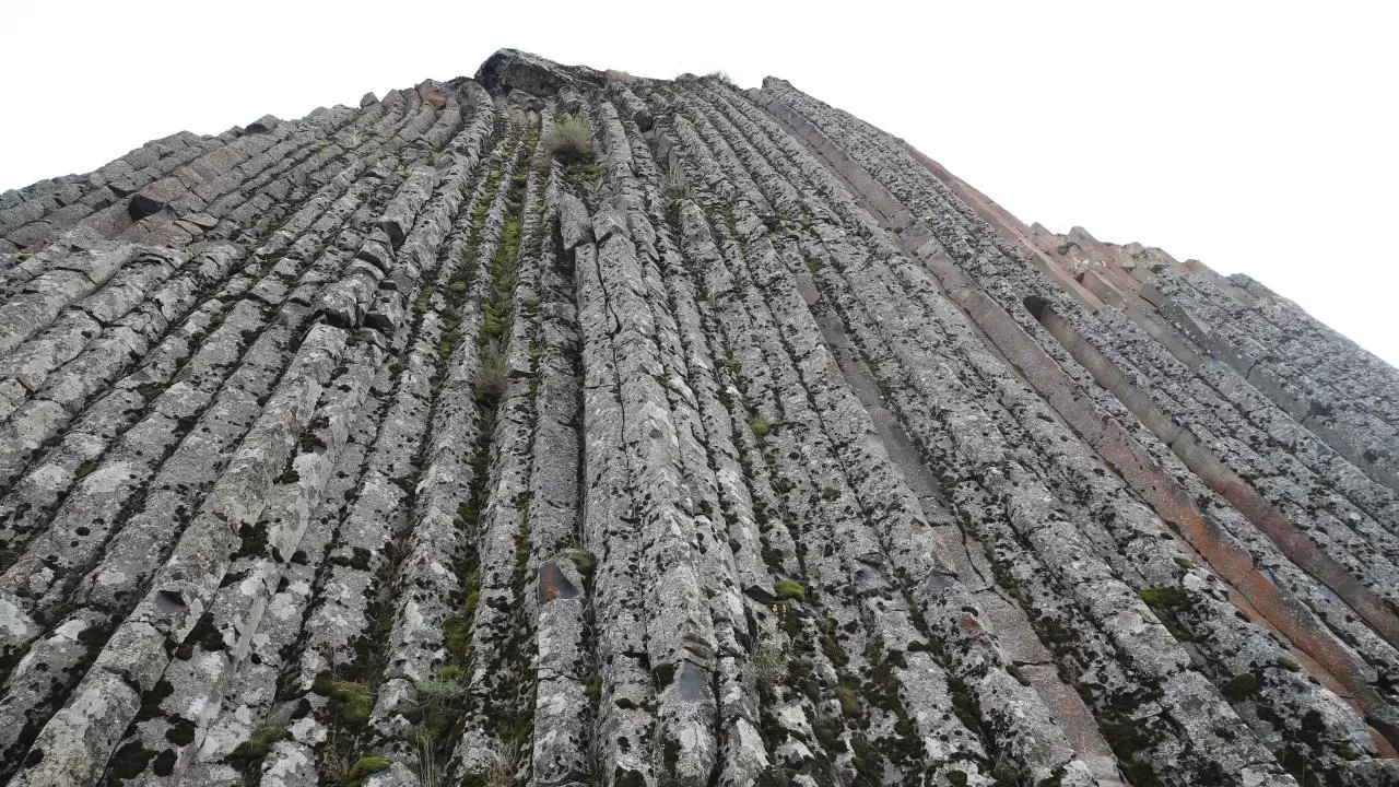 Muş'ta beşgen bazalt kayalıklar ilgi çekiyor 2