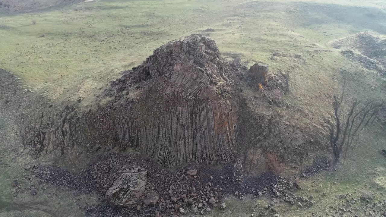 Muş'ta beşgen bazalt kayalıklar ilgi çekiyor 11