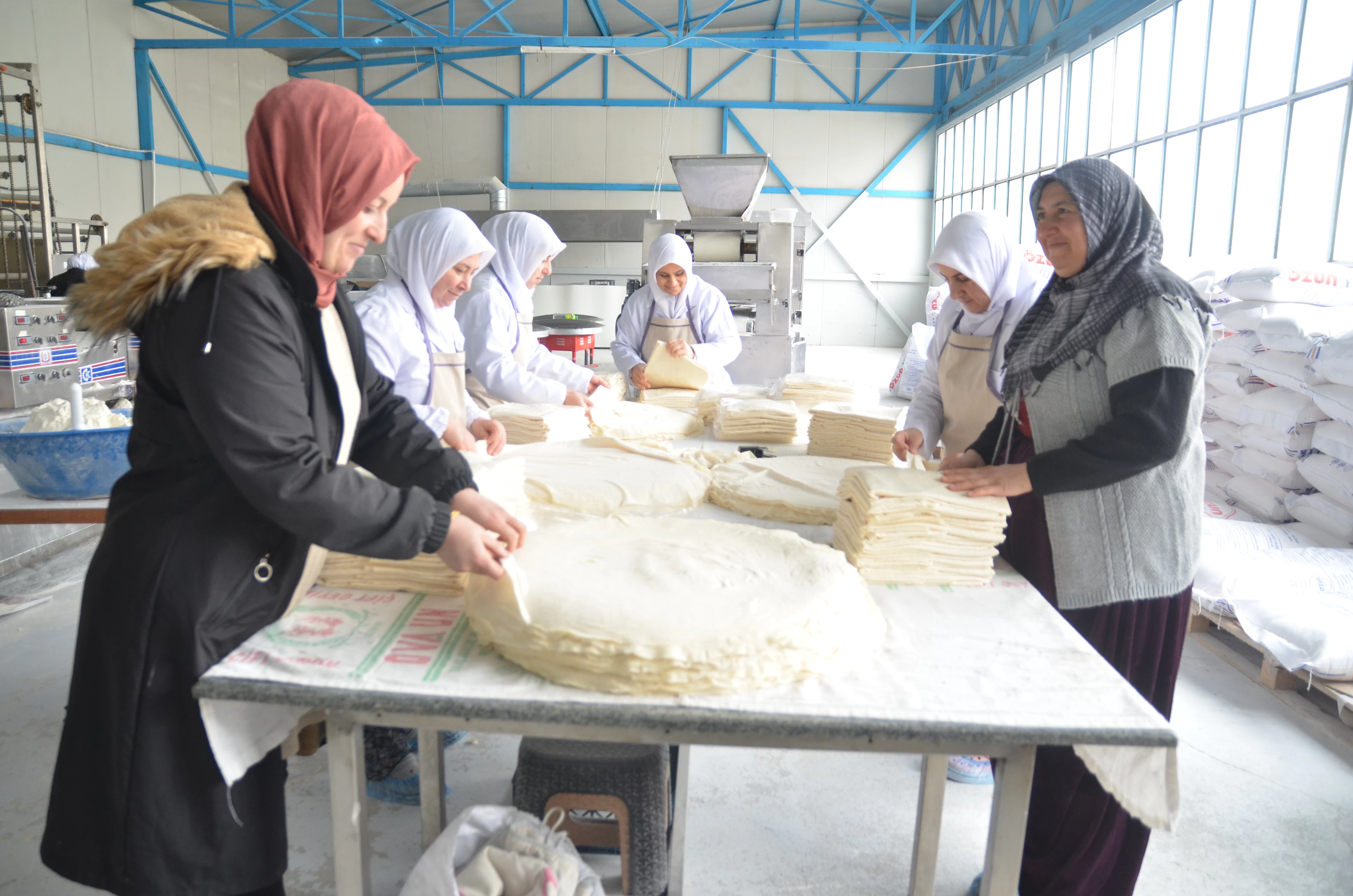 Konyalı kadınların kooperatif ürünleri zincir market raflarında 6