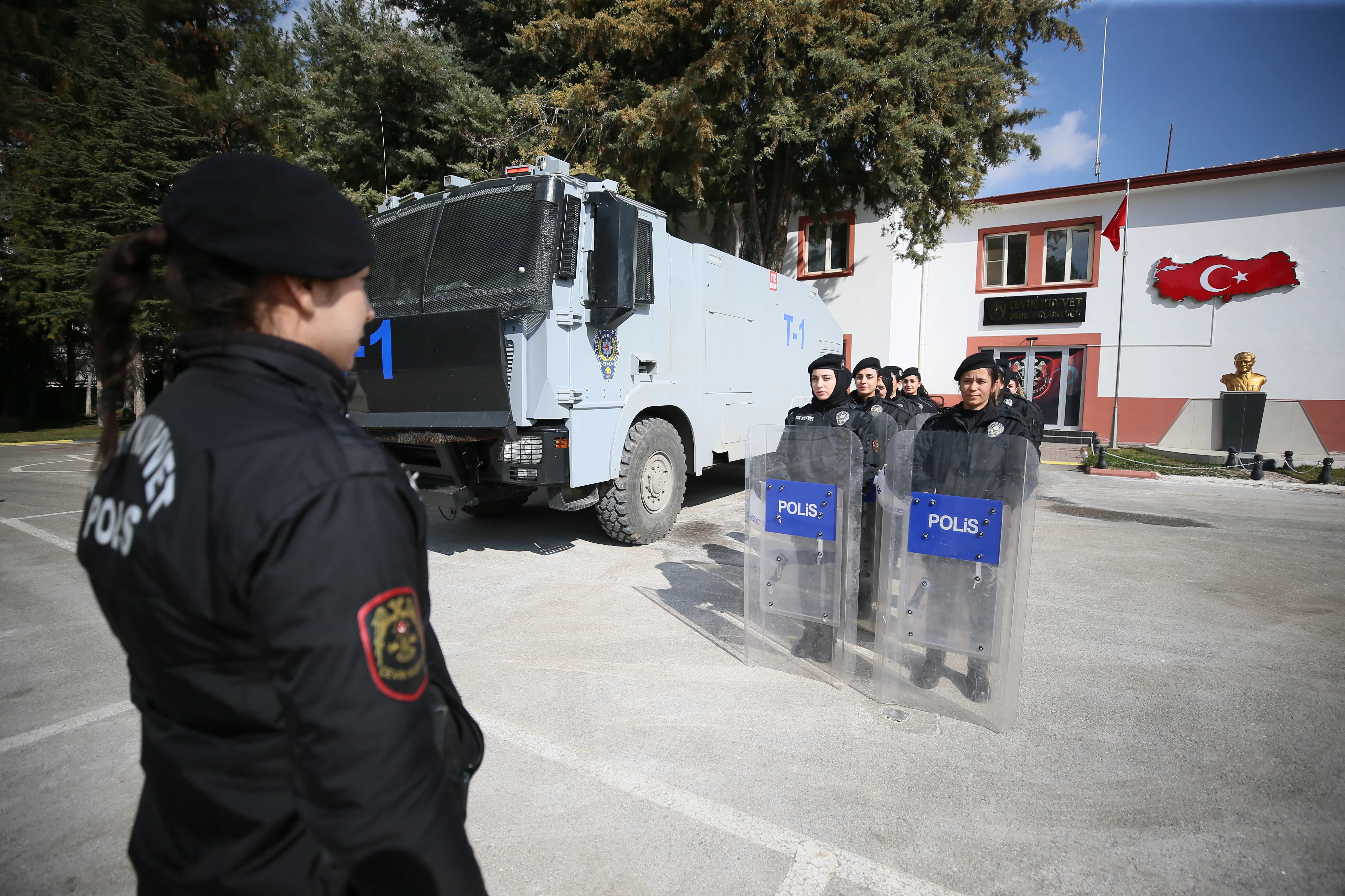 Gaziantep'te kadın polisler, şehirdeki asayişi sağlamak için önemli rol üstleniyor. 6