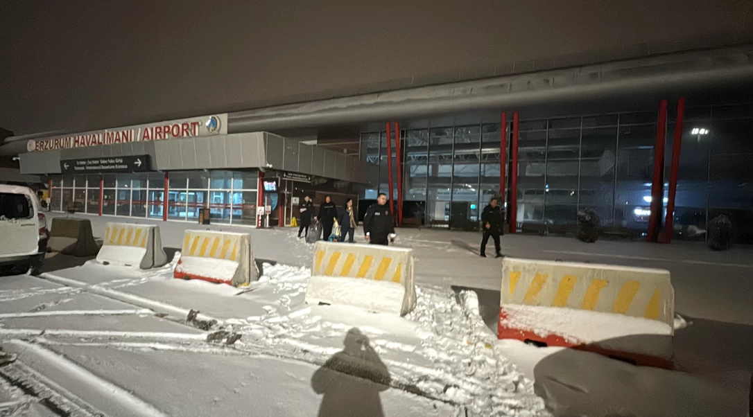 Havada kaos! Pilot kavgacıları yol ortasında bıraktı! 6