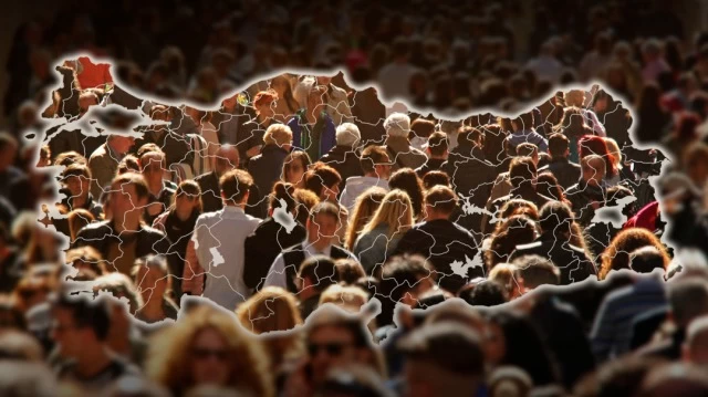 İstanbul'un bir ilçesi 57 ilden daha kalabalık 12