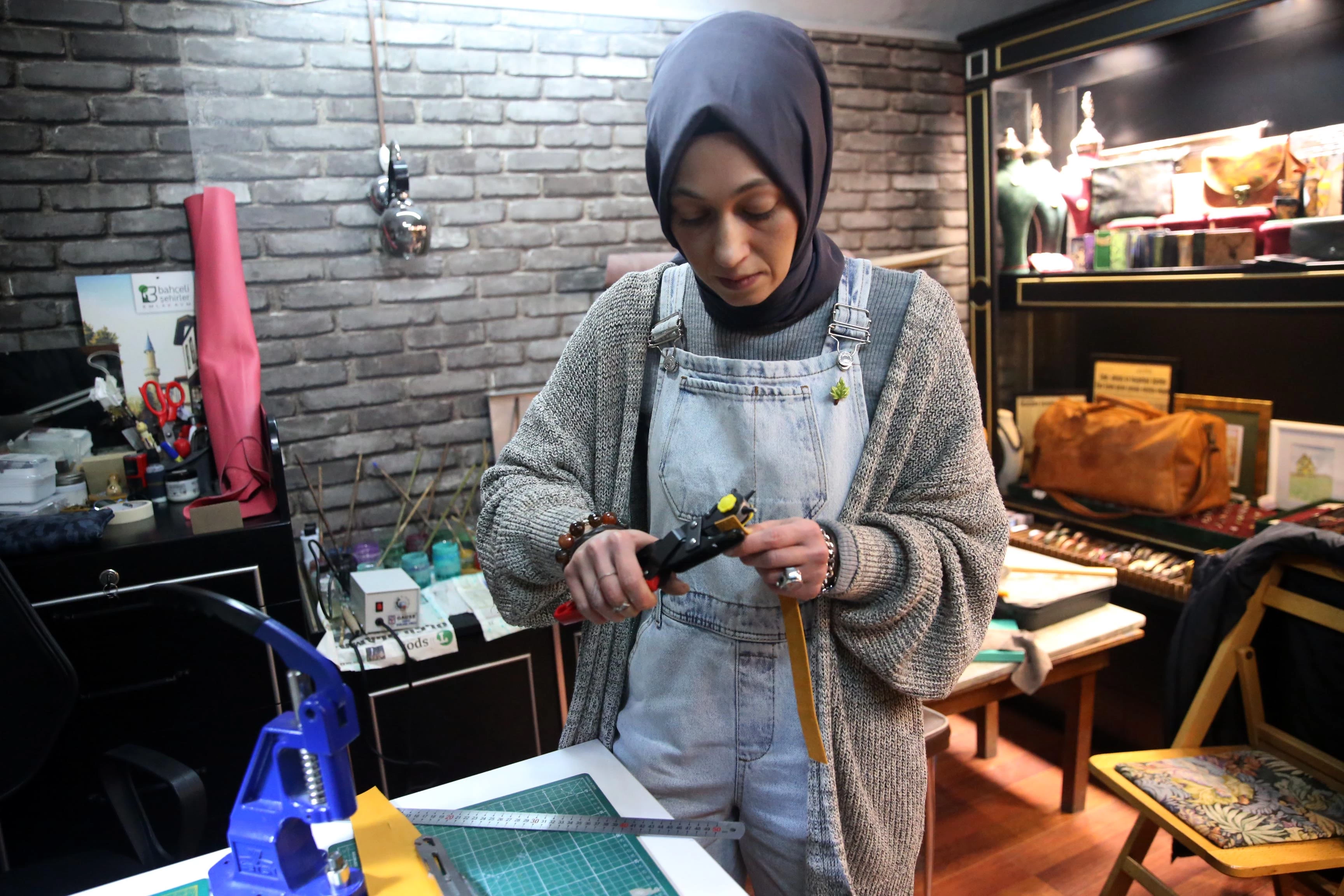 Arkadaşlarının ısrarıyla başladı, sanatını işe çevirdi 3