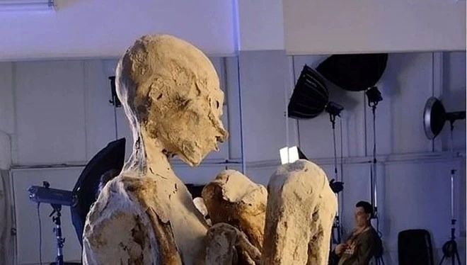 Bilim dünyası ikiye bölündü! Uzaylı mumya tartışmasında yeni iddia: "Bazıları hamile" 2