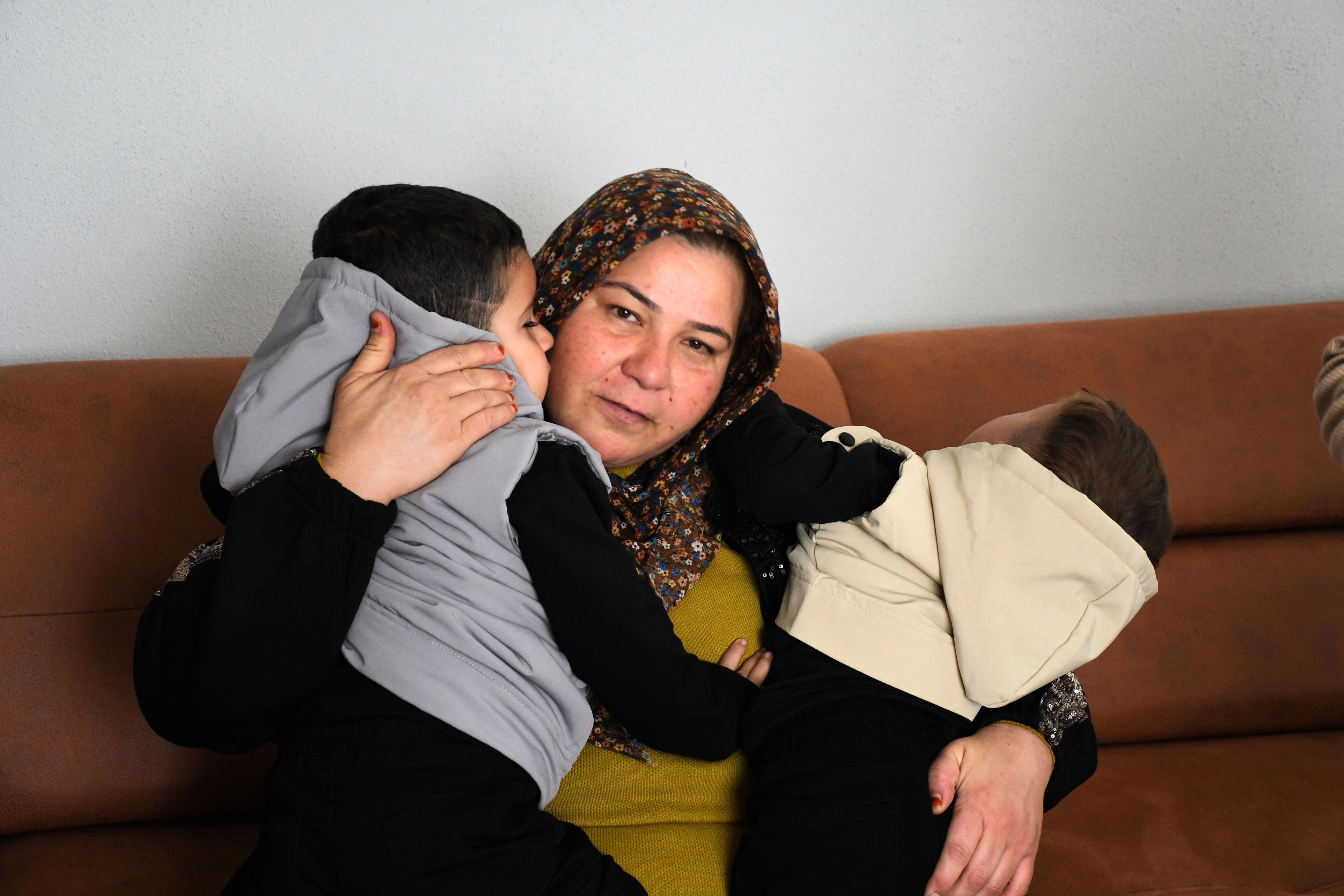 Akrabalar birbirlerini koruyucu aileliğe özendirdi, 6 çocuğa yuvalarını açtılar 1