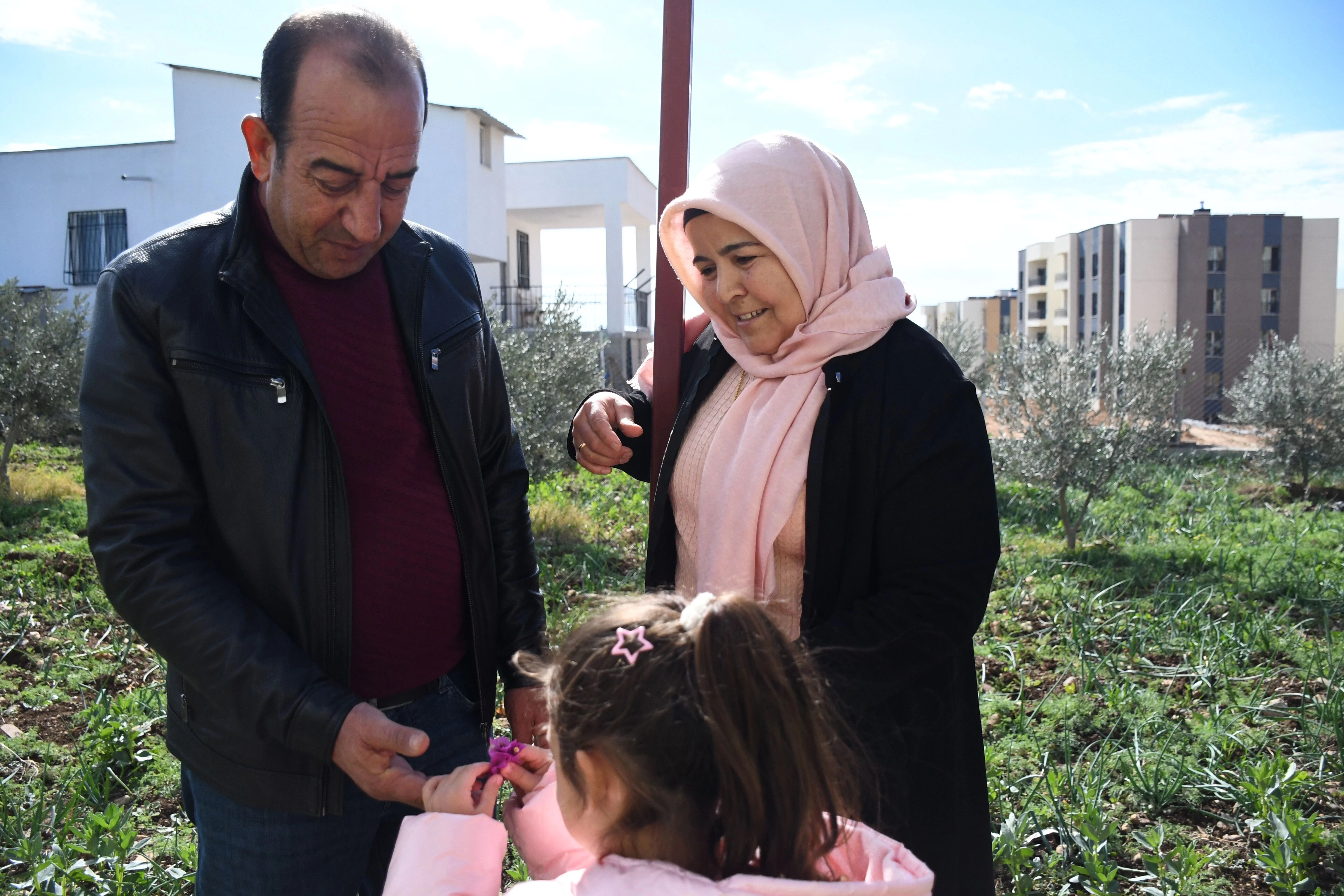 Akrabalar birbirlerini koruyucu aileliğe özendirdi, 6 çocuğa yuvalarını açtılar 5