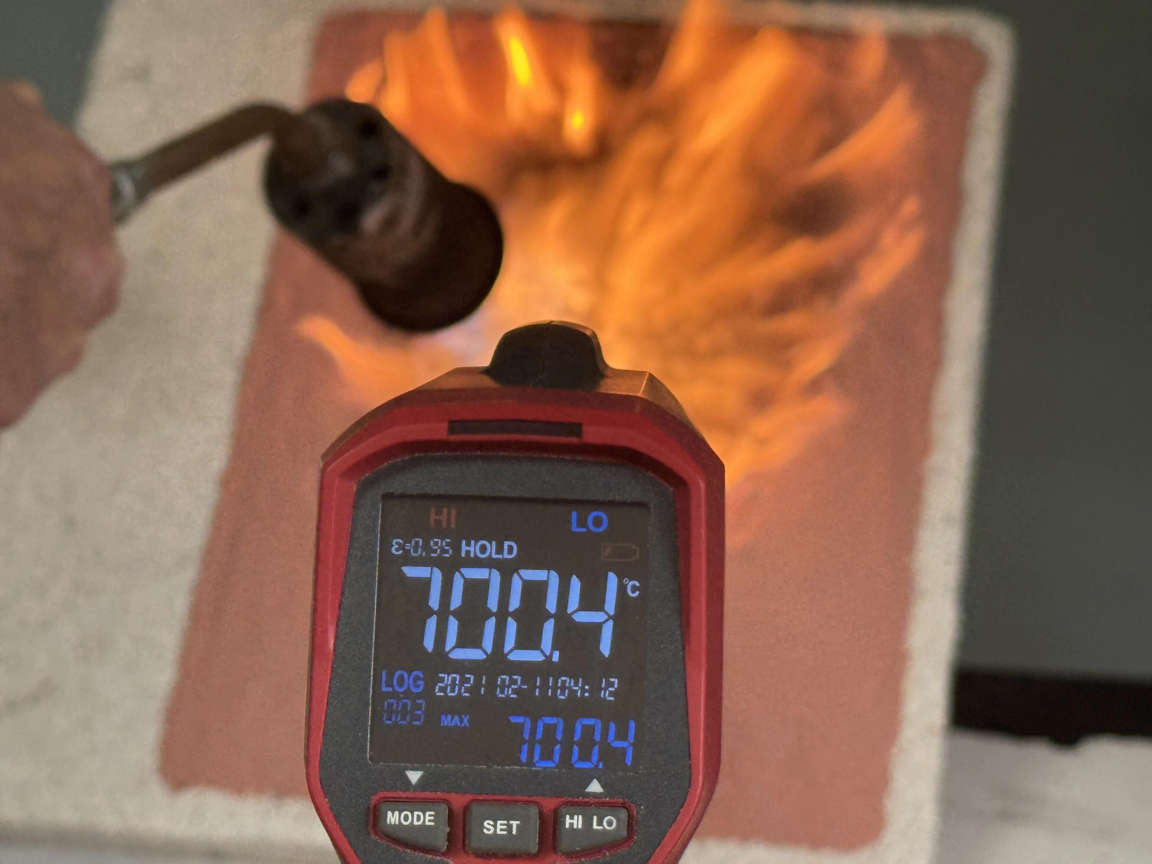 Yüksek sıcaklıklara dayanıklı olan "yanmaz boya" ile eşsiz koruma sağlanıyor 4