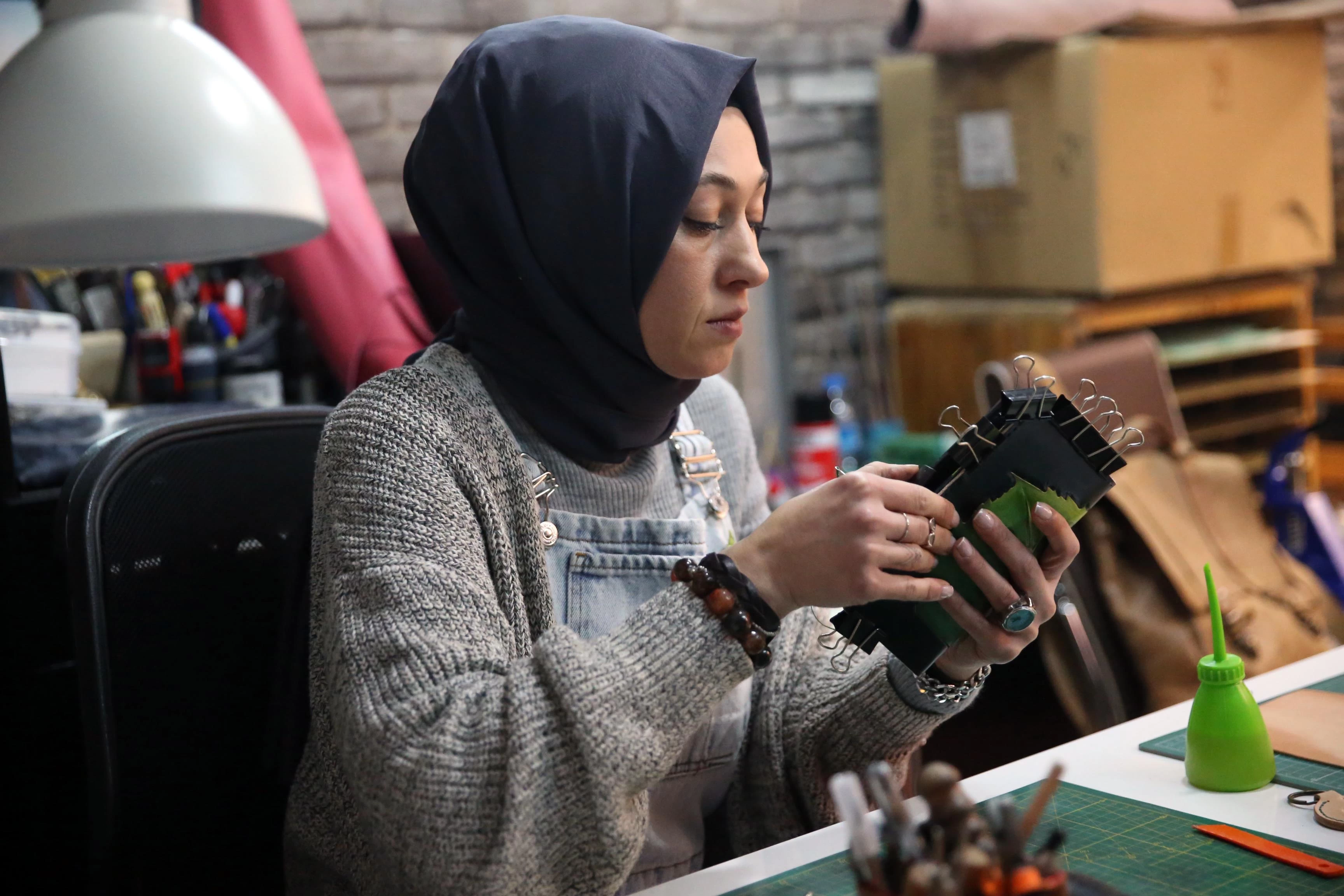 Arkadaşlarının ısrarıyla başladı, sanatını işe çevirdi 2