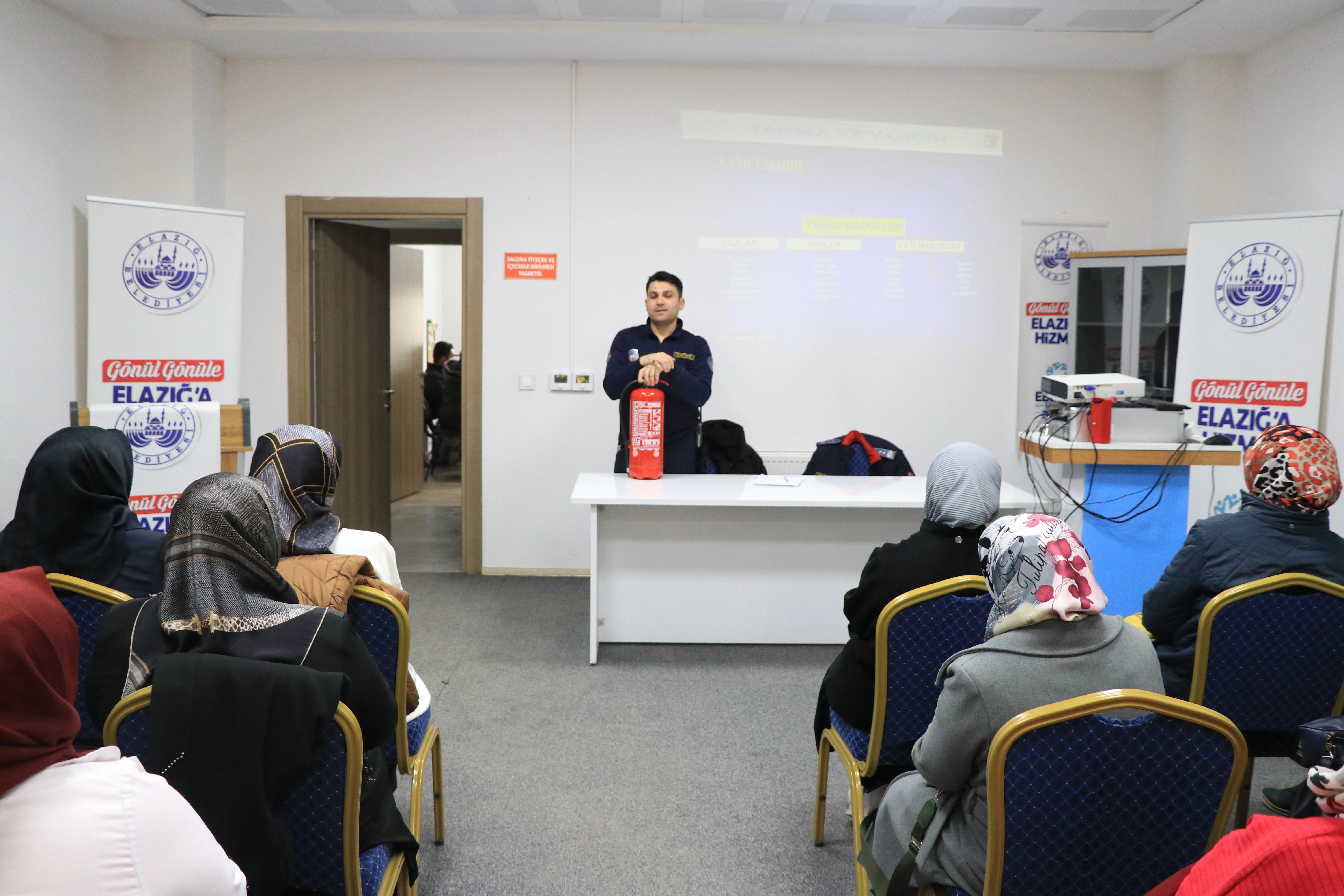 Elazığlı anneler, yangınlara karşı eğitim alıyor 6