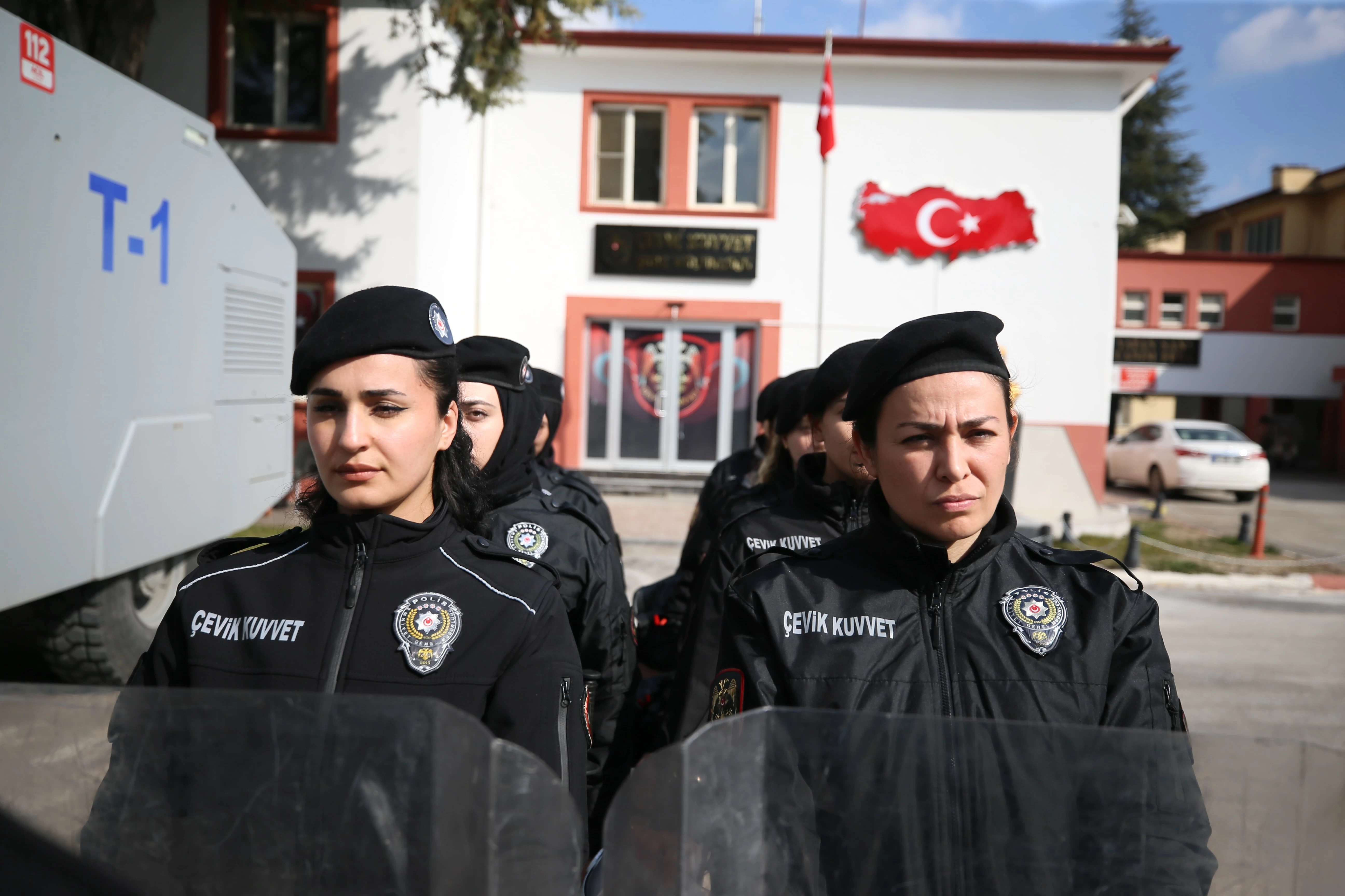 Gaziantep'te kadın polisler, şehirdeki asayişi sağlamak için önemli rol üstleniyor. 2