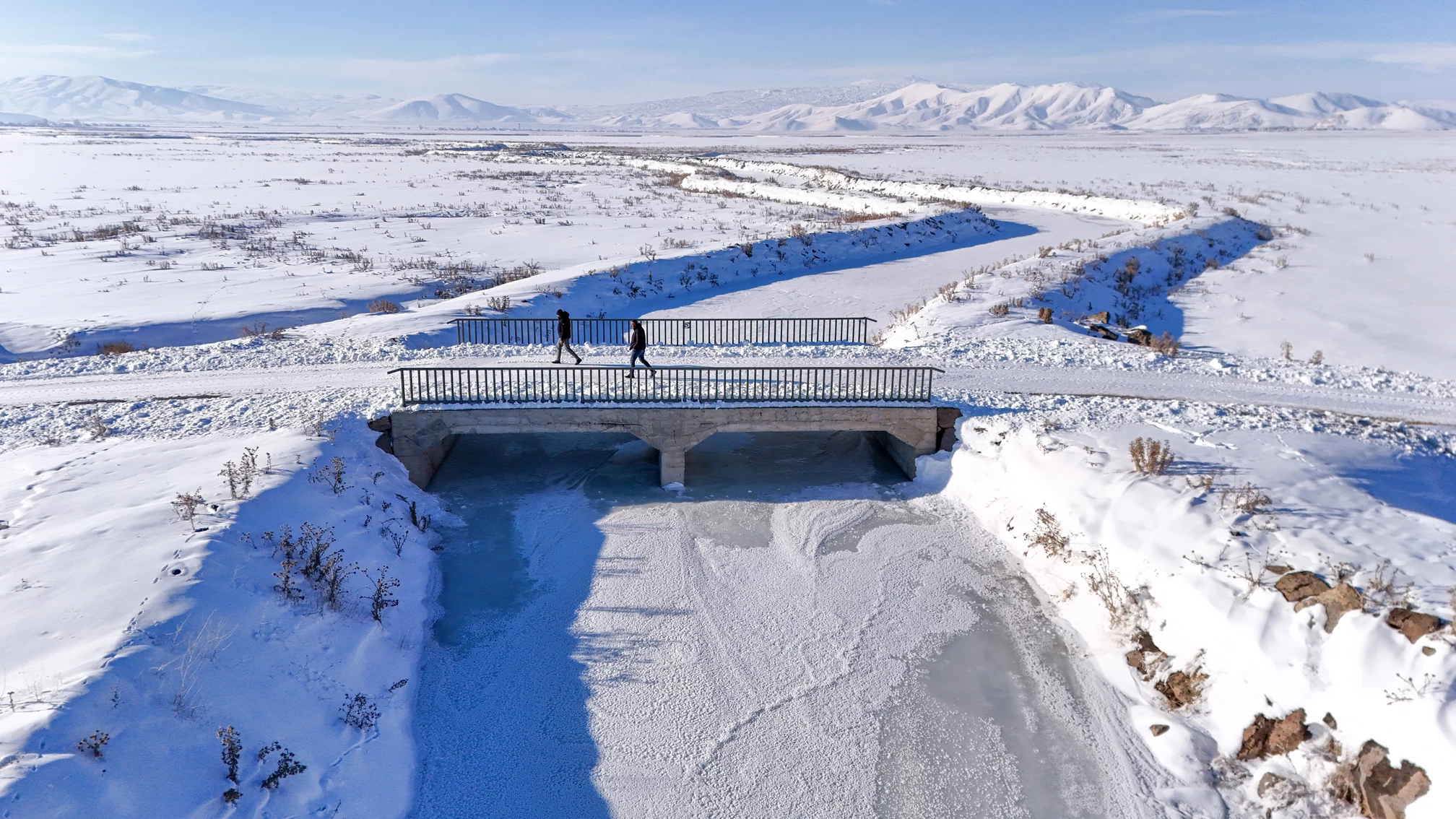 Van'da Çubuklu Çayı buz tuttu 3