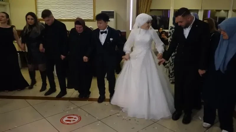 Çinli damada Karadeniz usulü düğün 5