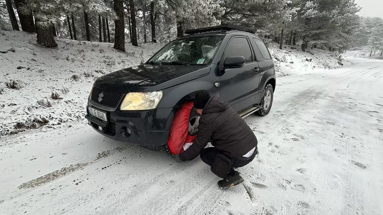 Kazdağları'nda kar yağışı etkili oluyor 5