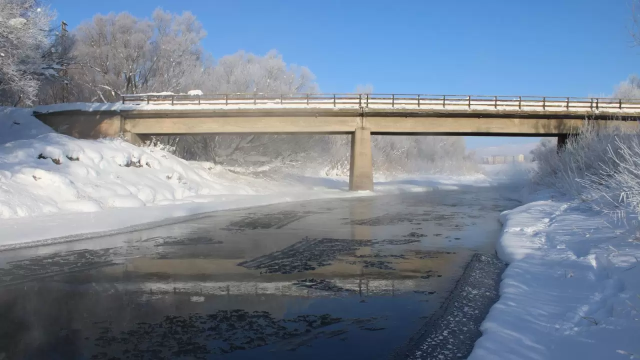 Dondurucu soğuklar Doğu’yu esir aldı: Evler, arabalar ve yollar buz pistine döndü 6