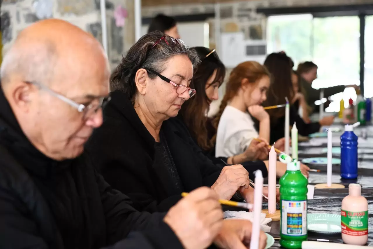 Üç kuşak mum boyama atölyesinde buluştu 5