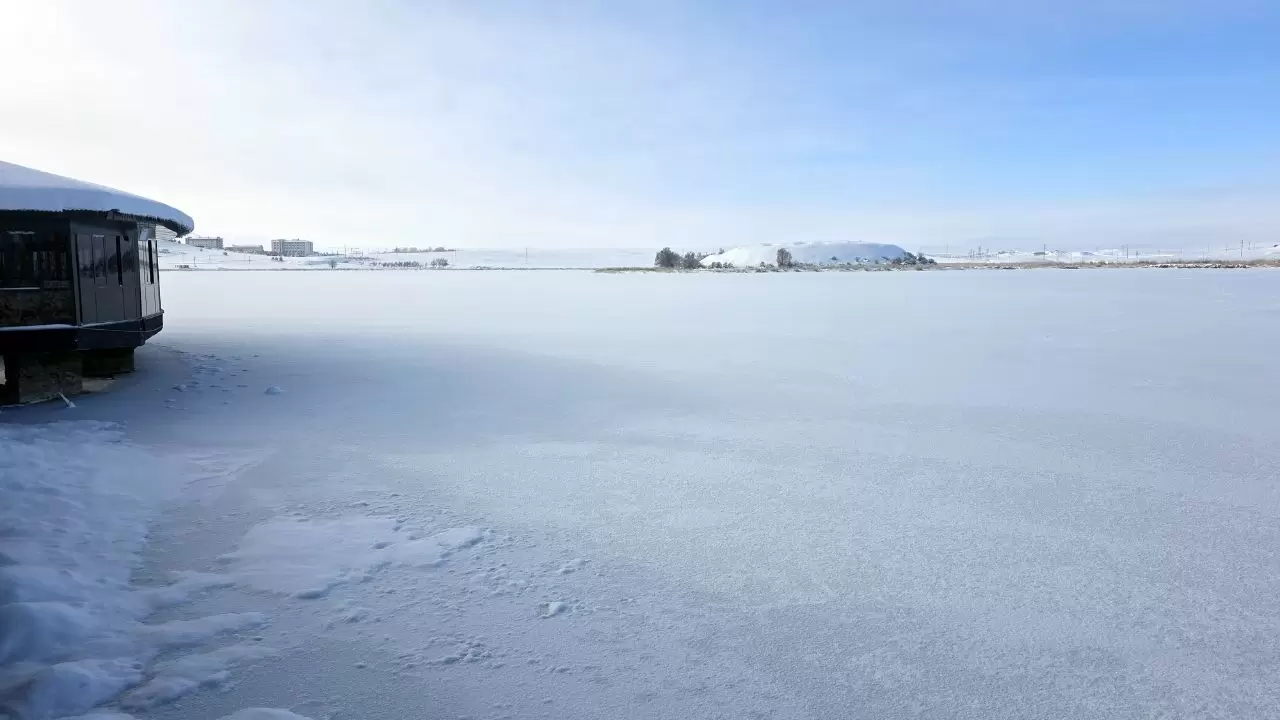 Hafik Gölü beyaza büründü! Sivas’ta kışın en güzel anları havadan görüntülendi 2