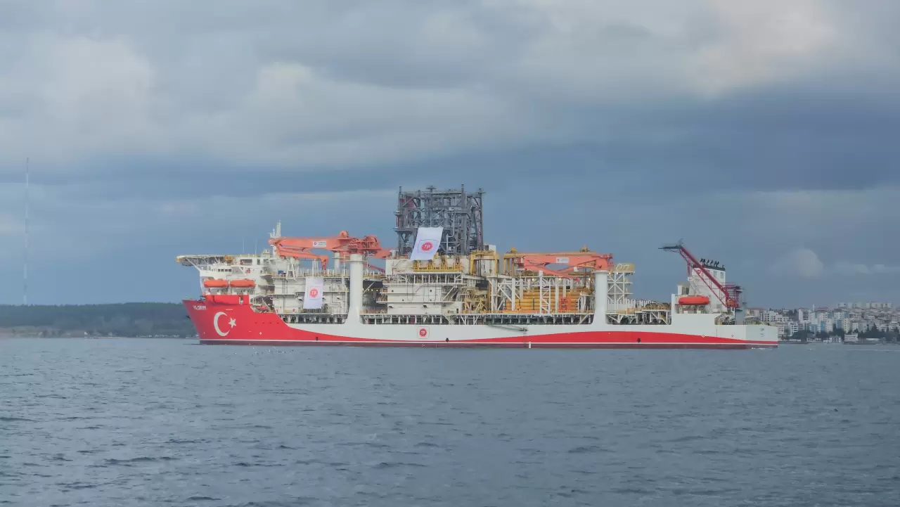 Türk filosunun yeni gözdesi "Yıldırım" Çanakkale Boğazı'ndan geçti 4