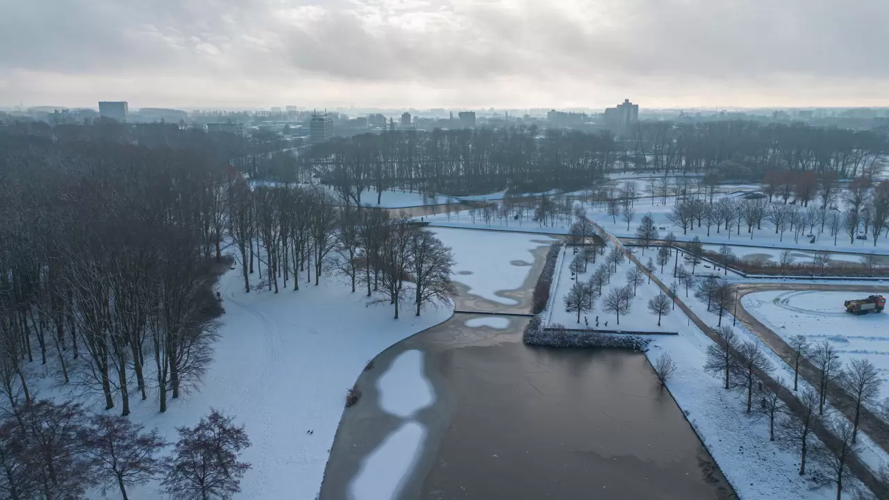 Hollanda’yı kış fırtınası vurdu! Ulaşım aksadı 5