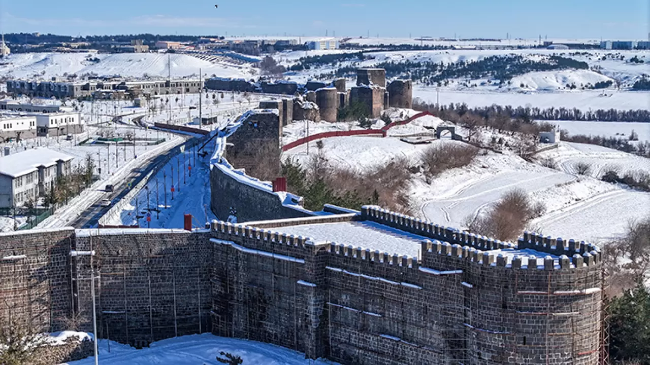 Diyarbakır beyaza büründü ! 1