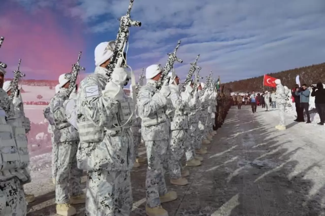 Binlerce kişi 111. yılında aynı yerde! "Türkiye Şehitleriyle Yürüyor" 9