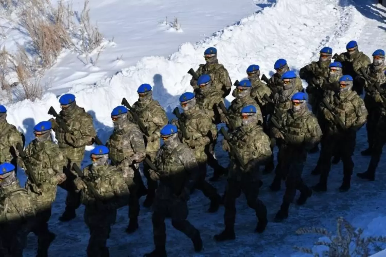 Binlerce kişi 111. yılında aynı yerde! "Türkiye Şehitleriyle Yürüyor" 22