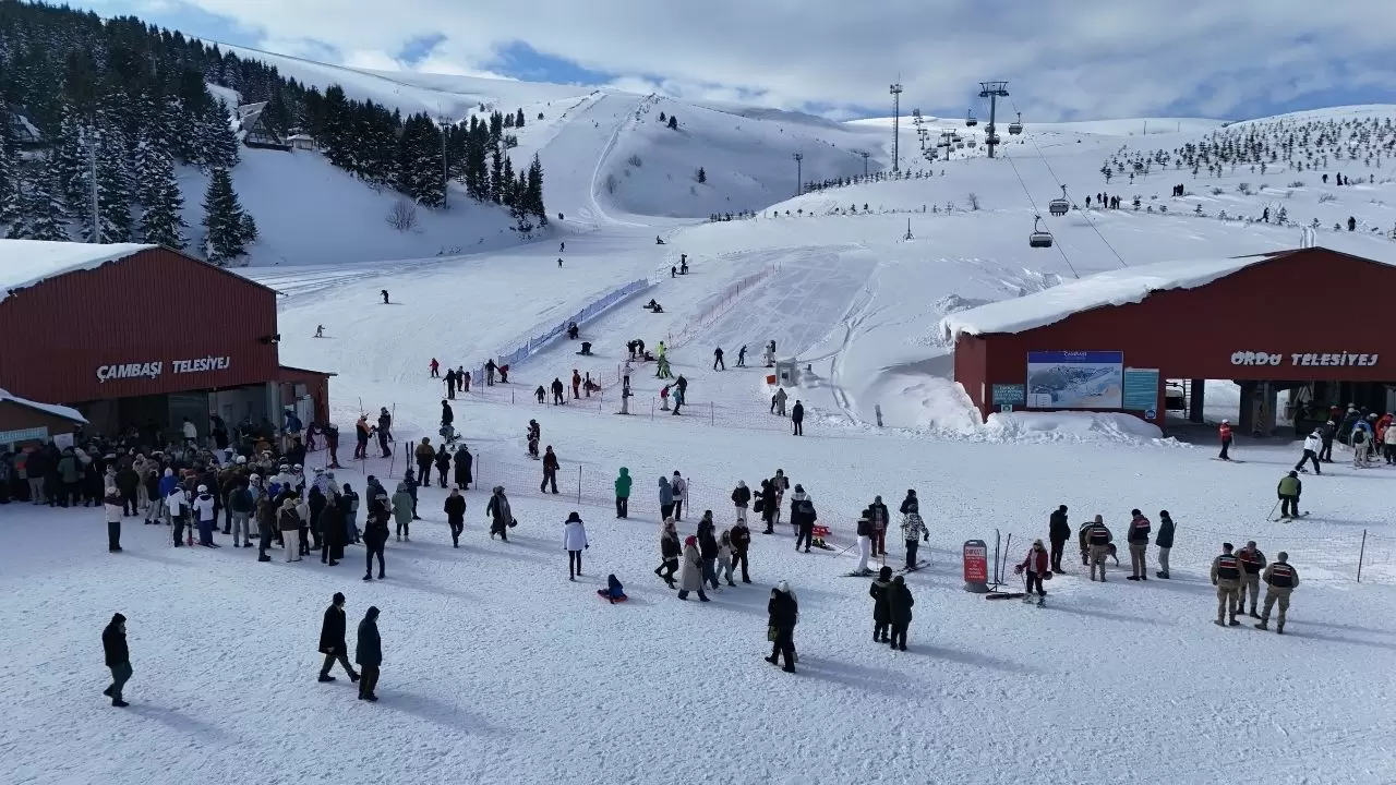 Kayak, snowboard ve kızak keyfi bir arada 4