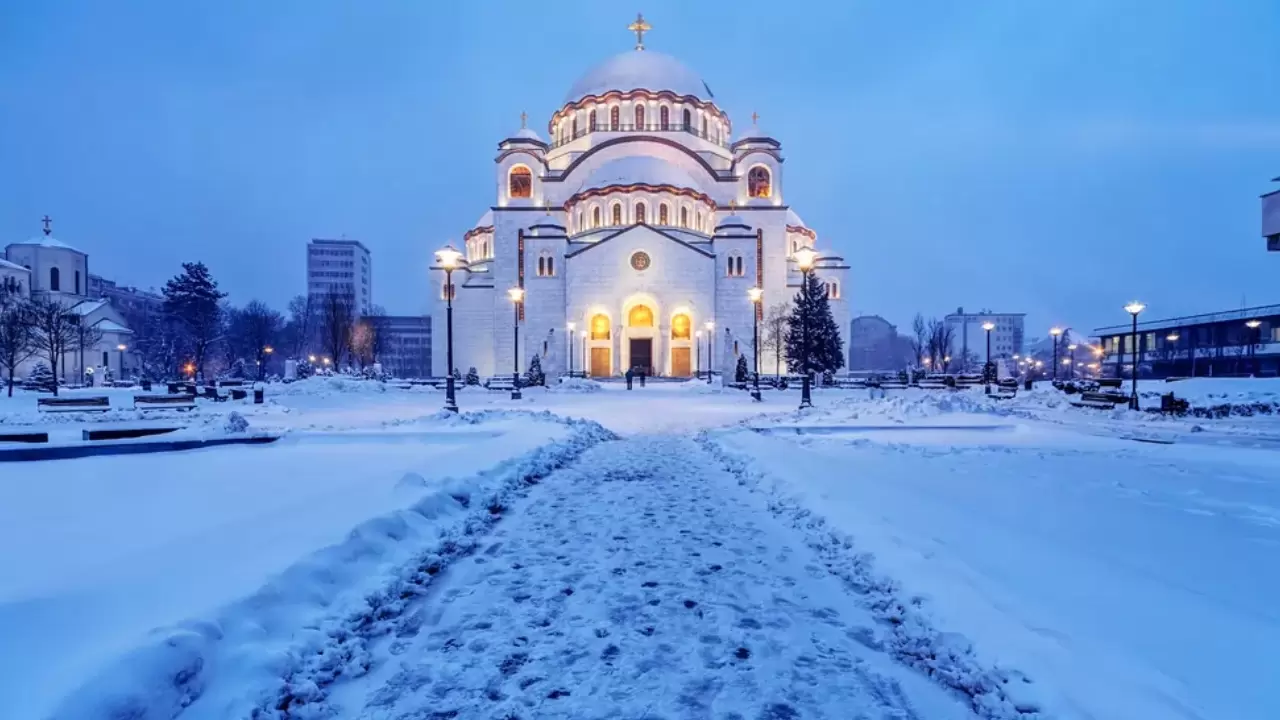 Kar yağdığında gidilecek yerler; Giden evini arabasını satıp yerleşiyor. 10