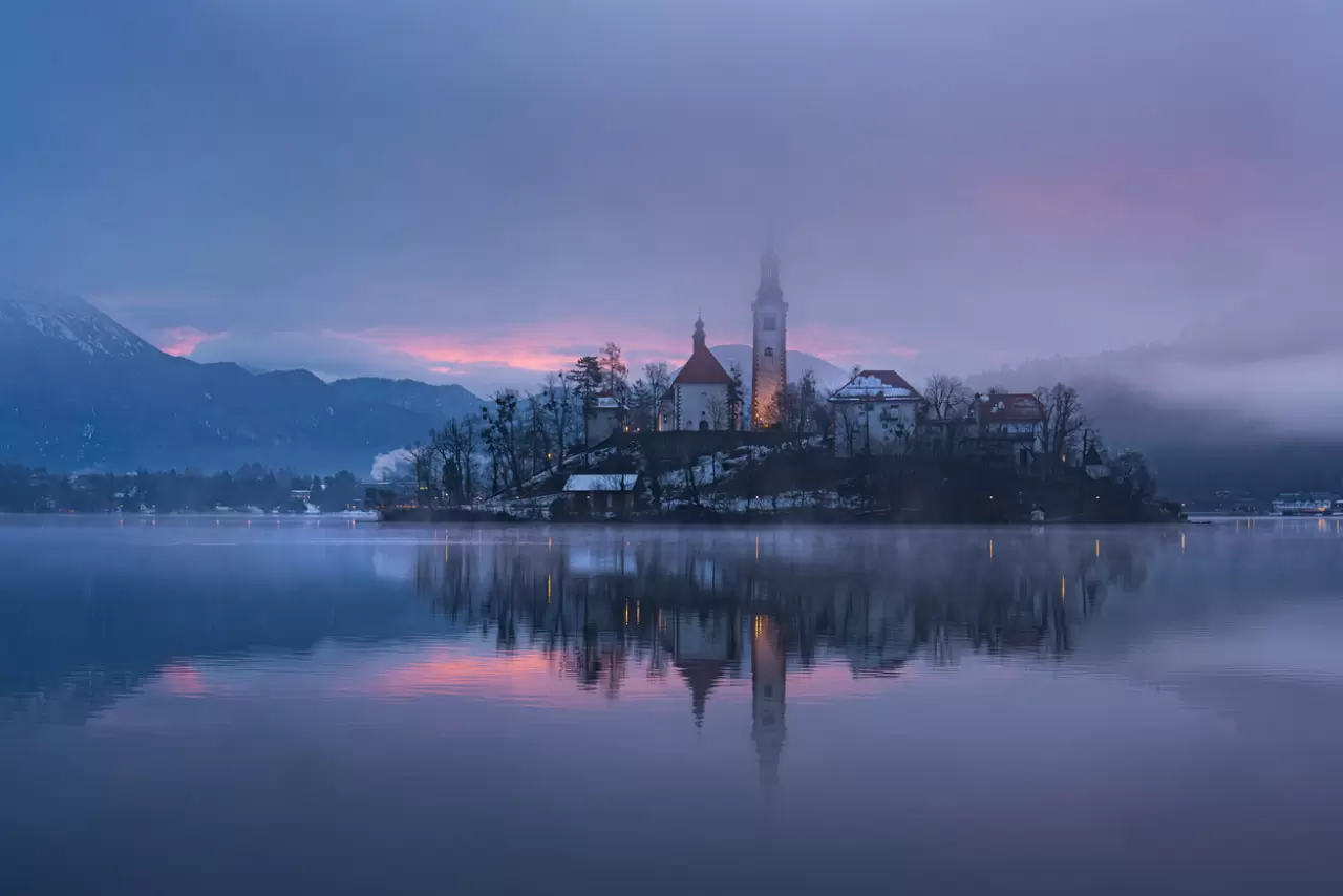 Bled Gölü'nde sisli bir masal: Doğa severler için kaçırılmayacak anlar! 1