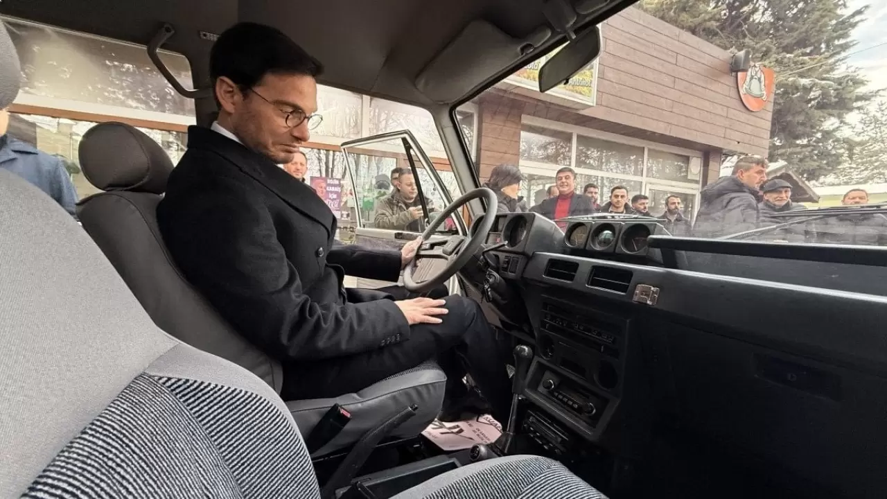 Tokat’ta anlamlı vefa: Efsane valinin oğlu, babasının makam aracını belediye hizmetine aldı 4