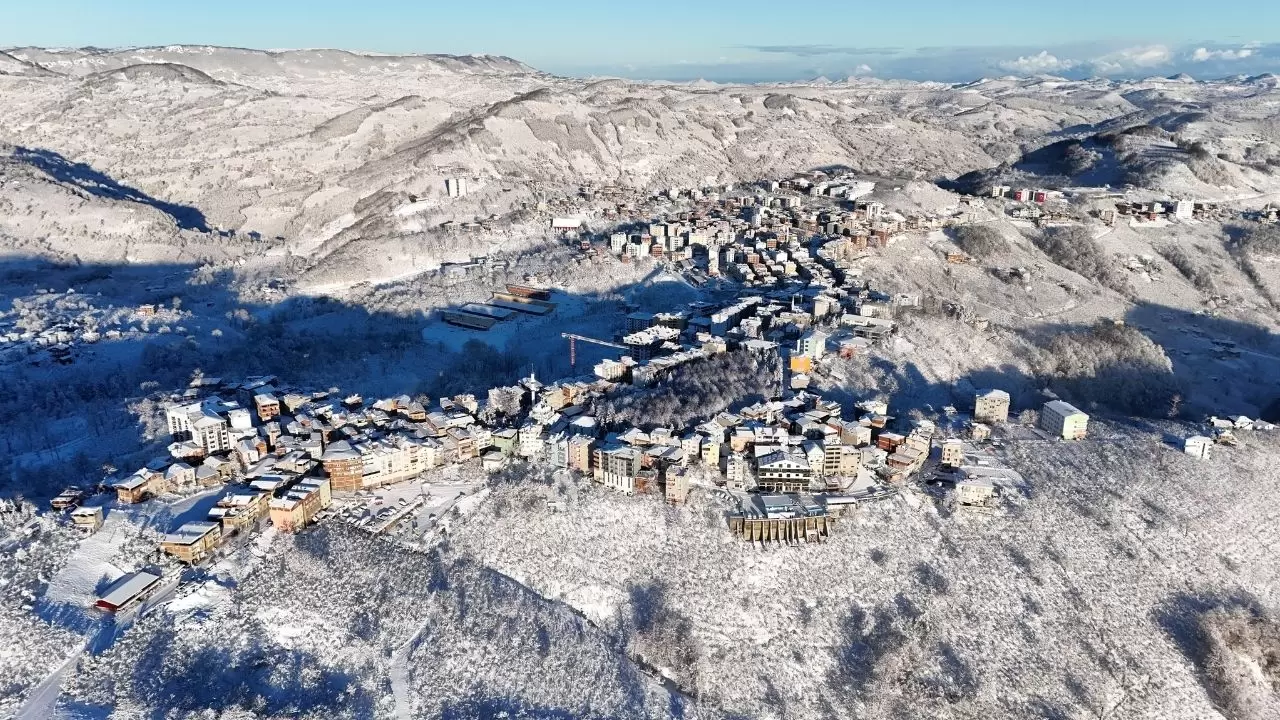 Kar kabusu geri döndü: Trabzon’dan Ordu’ya yüzlerce yol kapandı 1