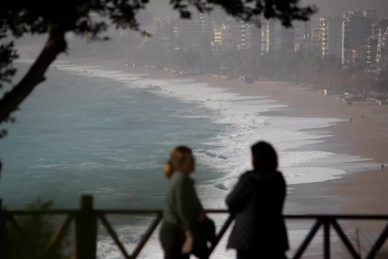 Fırtına sonrası Konyaaltı'nda ilginç görüntüler 4