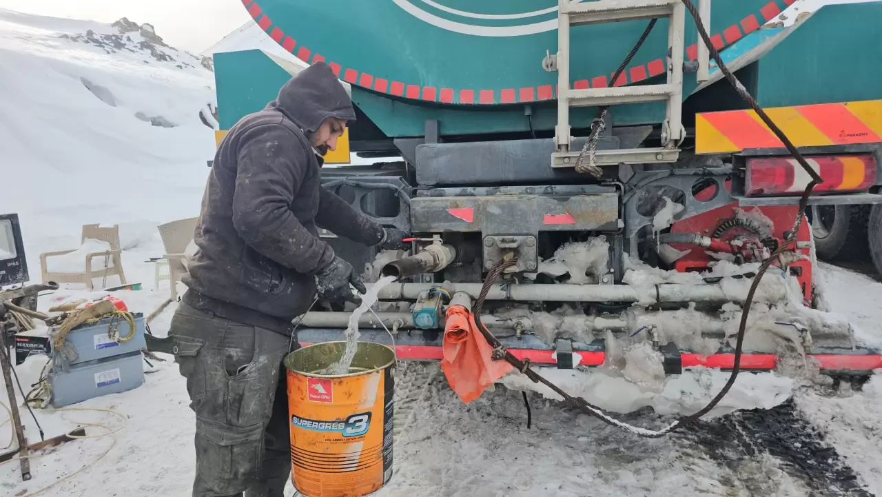 Soğuk var, su yok: Bitlis’te kış gününde içme suyu çilesi 4