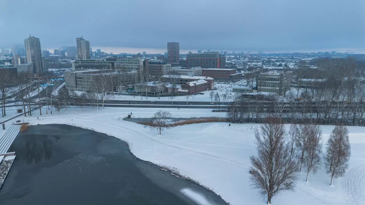 Hollanda’yı kış fırtınası vurdu! Ulaşım aksadı 1
