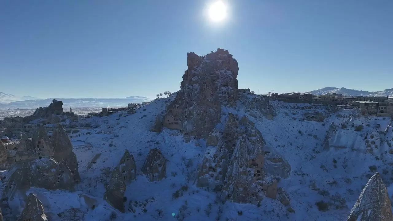Kapadokya’da kış harikası! Balon turlarıyla görülmesi gereken büyüleyici manzaralar 1