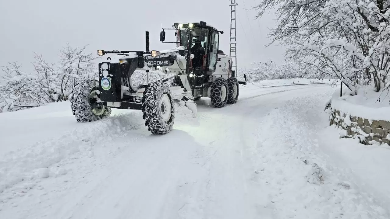Kar kabusu geri döndü: Trabzon’dan Ordu’ya yüzlerce yol kapandı 9