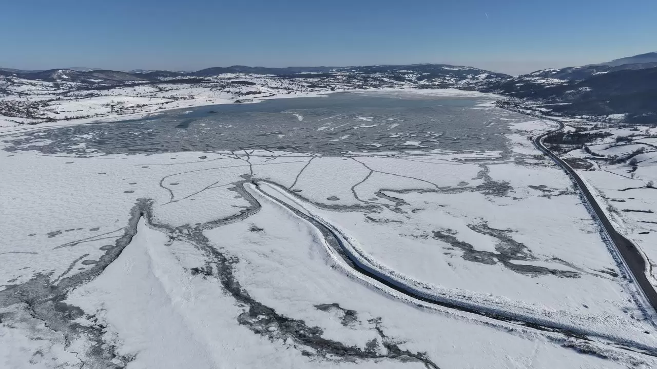 Hasırından çeyiz yapılan Ladik Gölü, kar yağışıyla yeniden doğuyor 4