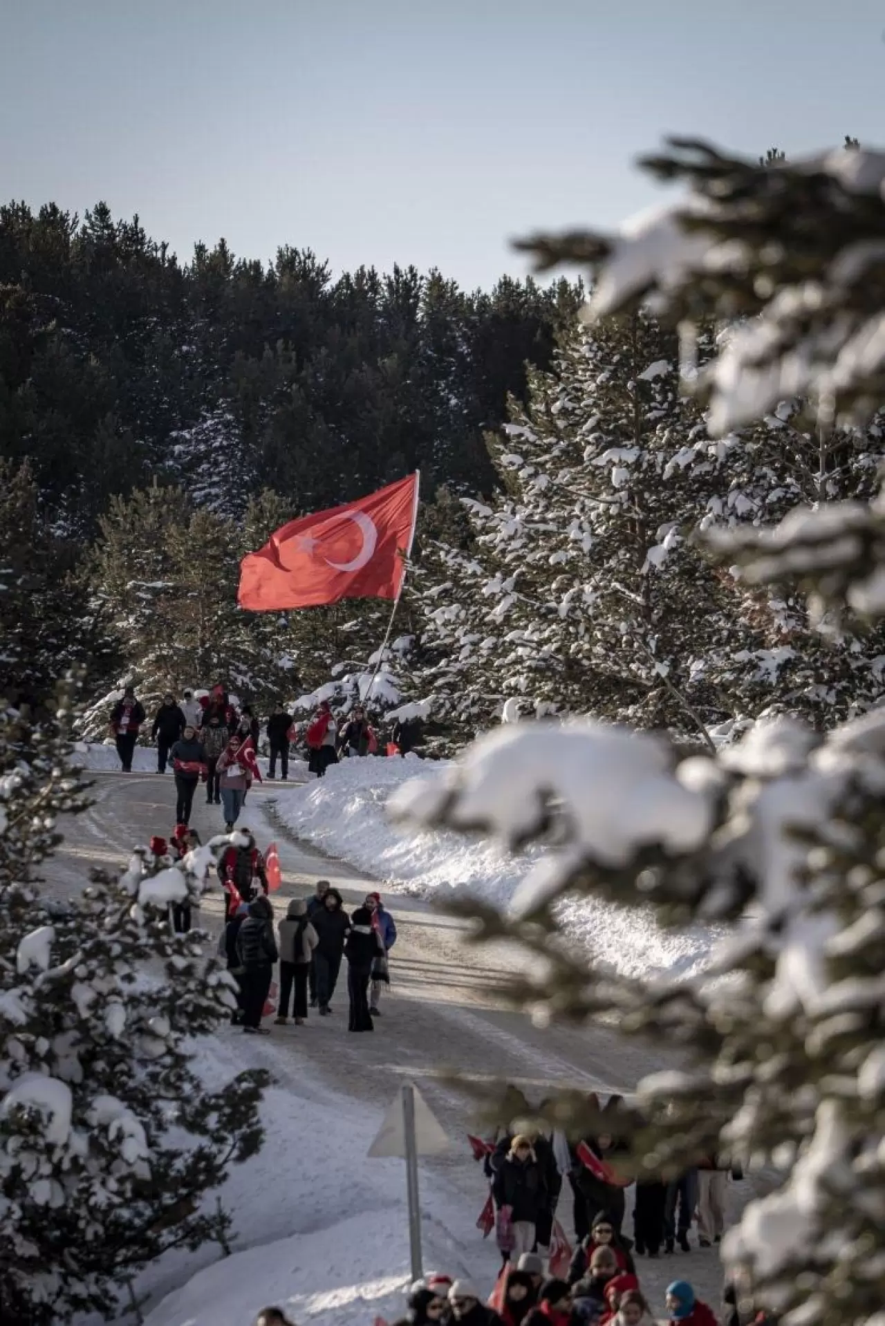 Binlerce kişi 111. yılında aynı yerde! "Türkiye Şehitleriyle Yürüyor" 3