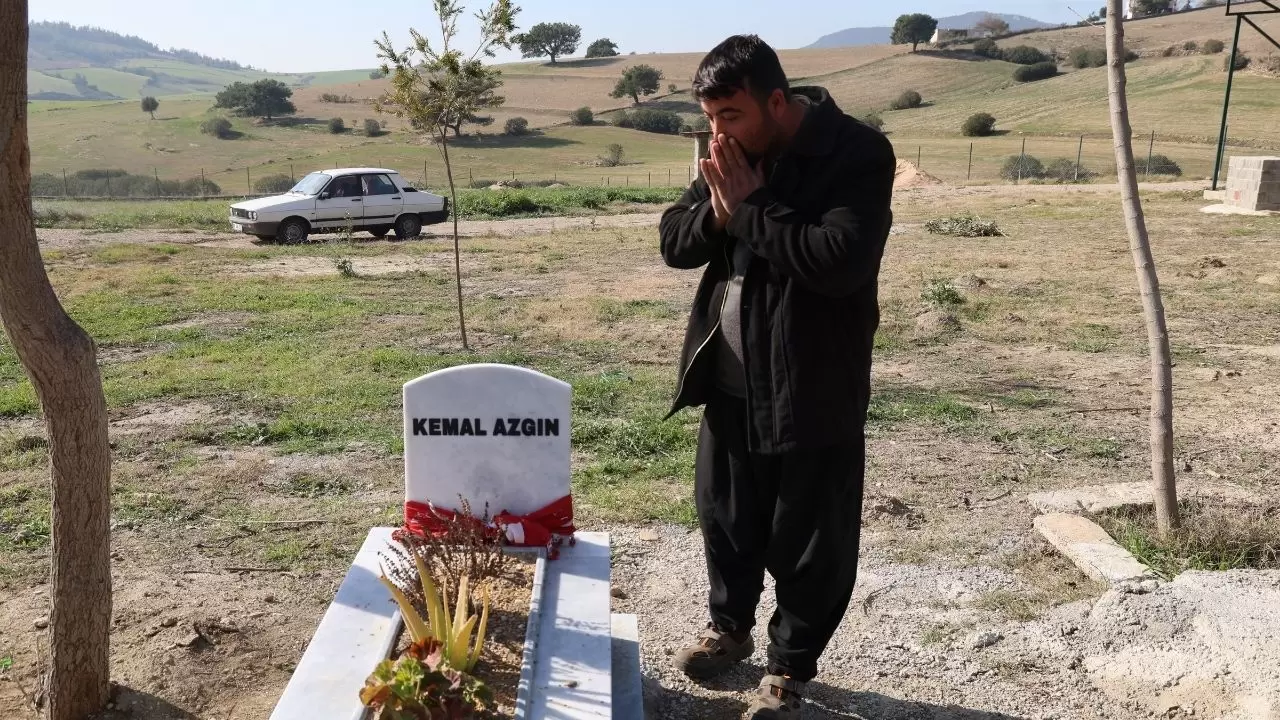 "Yapmayın dedik, dinlemediler": Kemal’in babası olay gecesi yaşananları mezarı başında anlattı 2