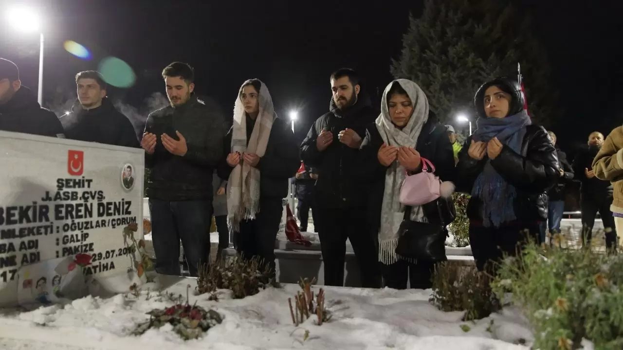 Şehitlerimizin yanında: Yılbaşı geleneği 6 yıldır sürüyor 4