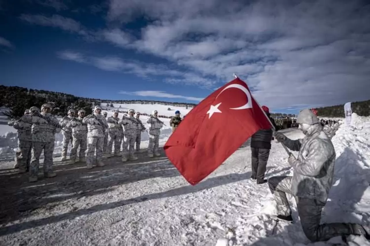 Binlerce kişi 111. yılında aynı yerde! "Türkiye Şehitleriyle Yürüyor" 11