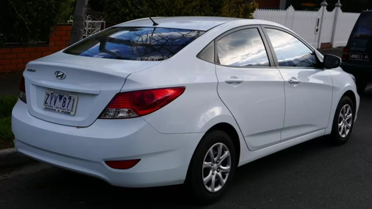 Akaryakıt istasyonunu yolunu unutturuyor. Yakıtı koklayan 6 otomobilYakıt maliyetlerinin arttığı dönemde araç sahiplerine nefes aldıracak ve yakıt verimliliği mutlu eden 6 otomobil belli oldu. 9